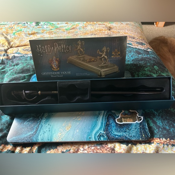 Harry Potter World- Wand and Wand Stand. NWOT directly from Universal Studio’s! - Picture 3 of 8